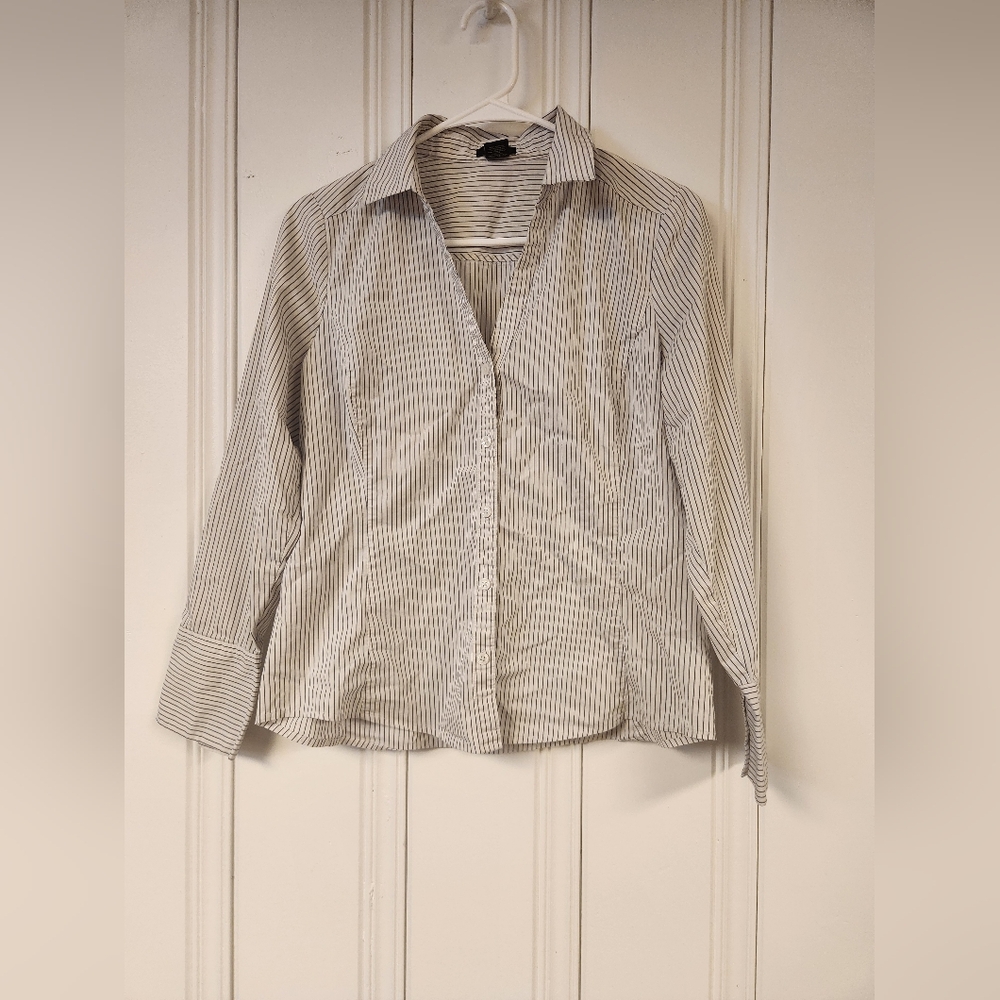Ann Taylor 8p Beige Pinstripe Blouse